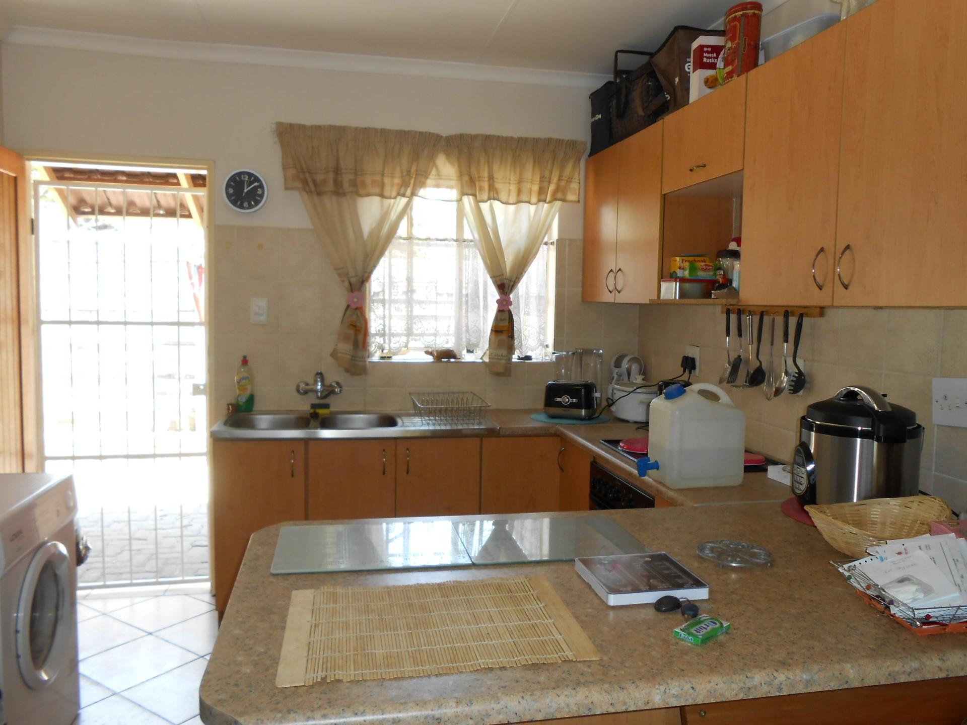 Kitchen - 10 square meters of property in Rustenburg