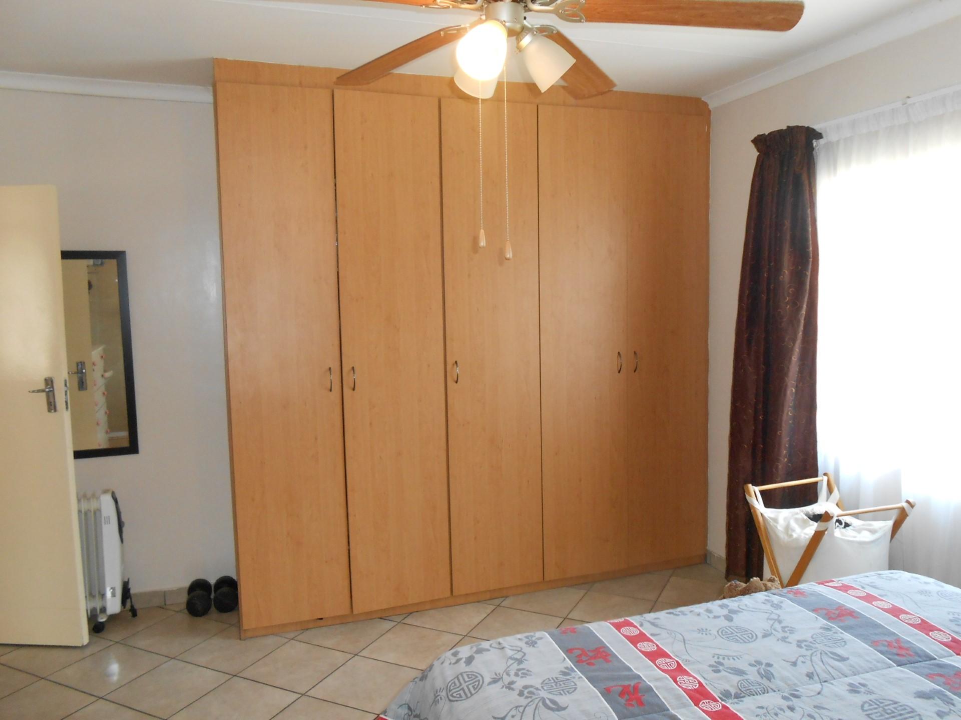 Main Bedroom - 20 square meters of property in Rustenburg