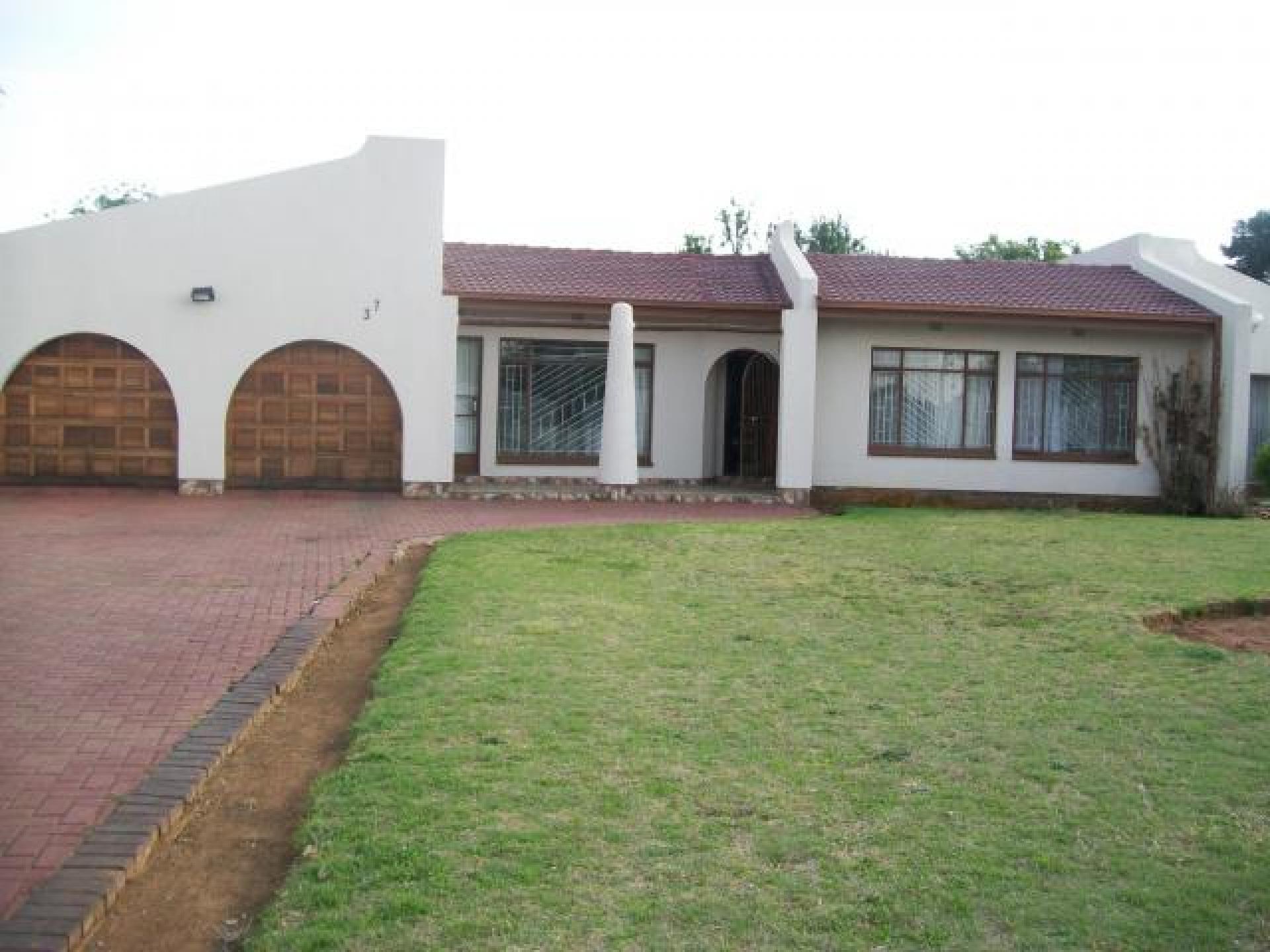 Front View of property in Arcon Park