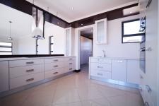 Kitchen - 28 square meters of property in Silverwoods Country Estate