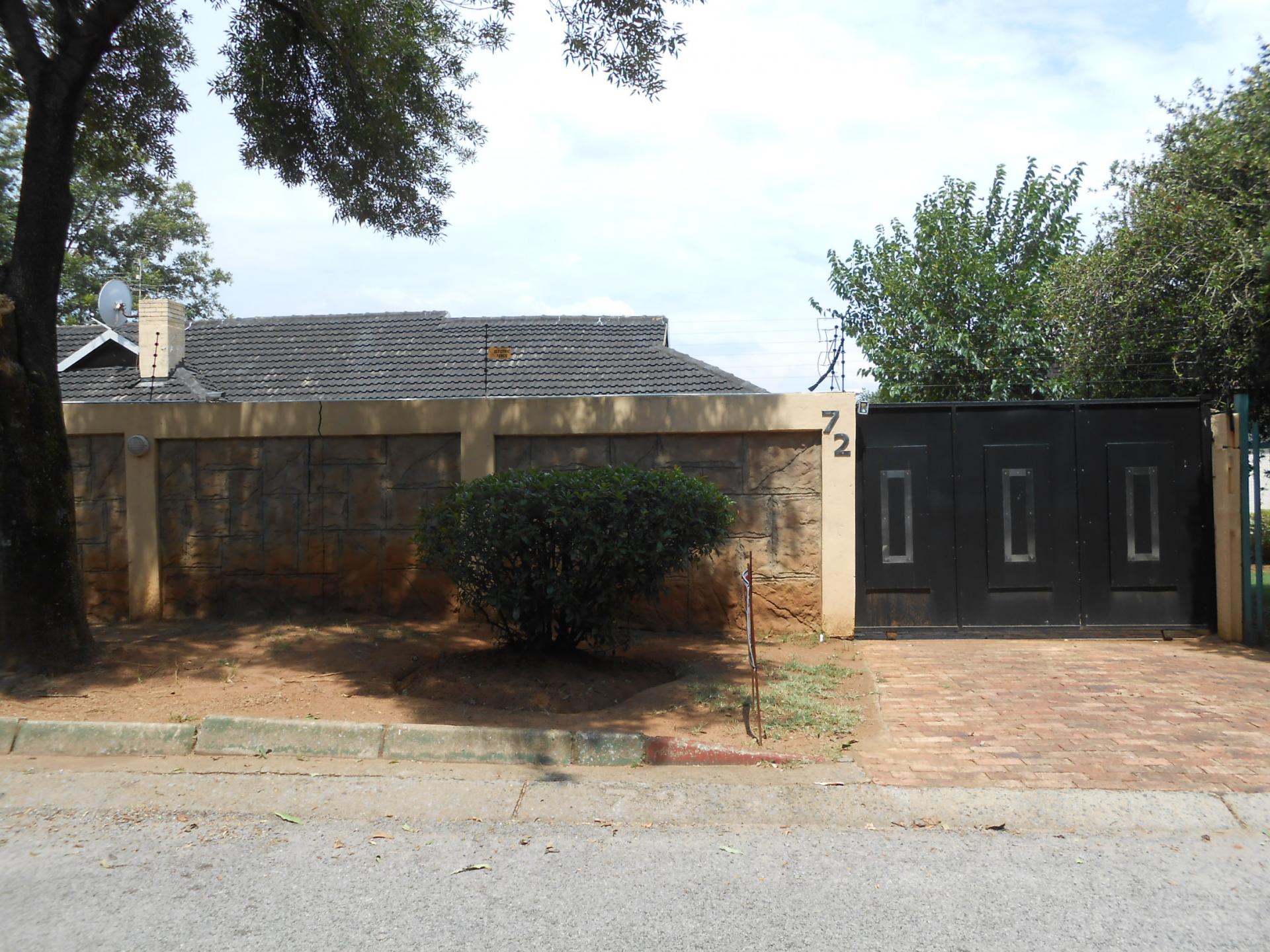 Front View of property in Brackendowns