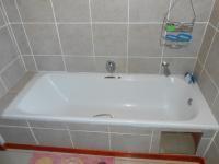 Bathroom 1 - 5 square meters of property in Noordwyk