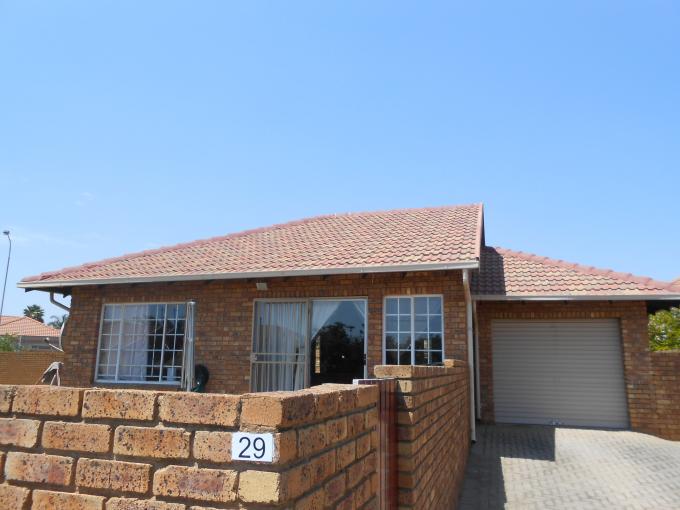 2 Bedroom House for Sale For Sale in Rooihuiskraal North - Private Sale - MR118650