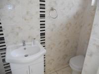 Bathroom 1 - 1 square meters of property in Uvongo