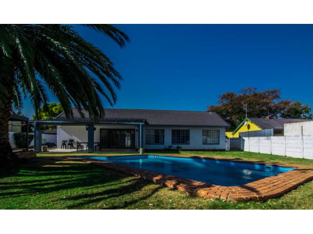 3 Bedroom House for Sale For Sale in Brackendowns - Home Sell - MR118736