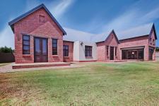 Front View of property in Six Fountains Estate