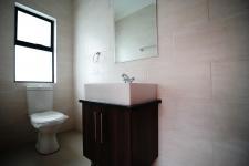 Bathroom 2 - 5 square meters of property in Willow Acres Estate