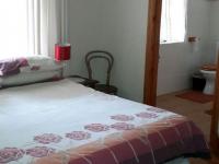 Bed Room 1 - 13 square meters of property in Barberton