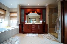 Main Bathroom - 21 square meters of property in The Wilds Estate