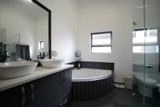 Main Bathroom - 10 square meters of property in Silver Lakes Golf Estate