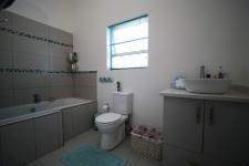 Bathroom 2 - 2 square meters of property in Silver Lakes Golf Estate