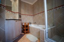 Bathroom 2 - 6 square meters of property in Boardwalk Manor Estate