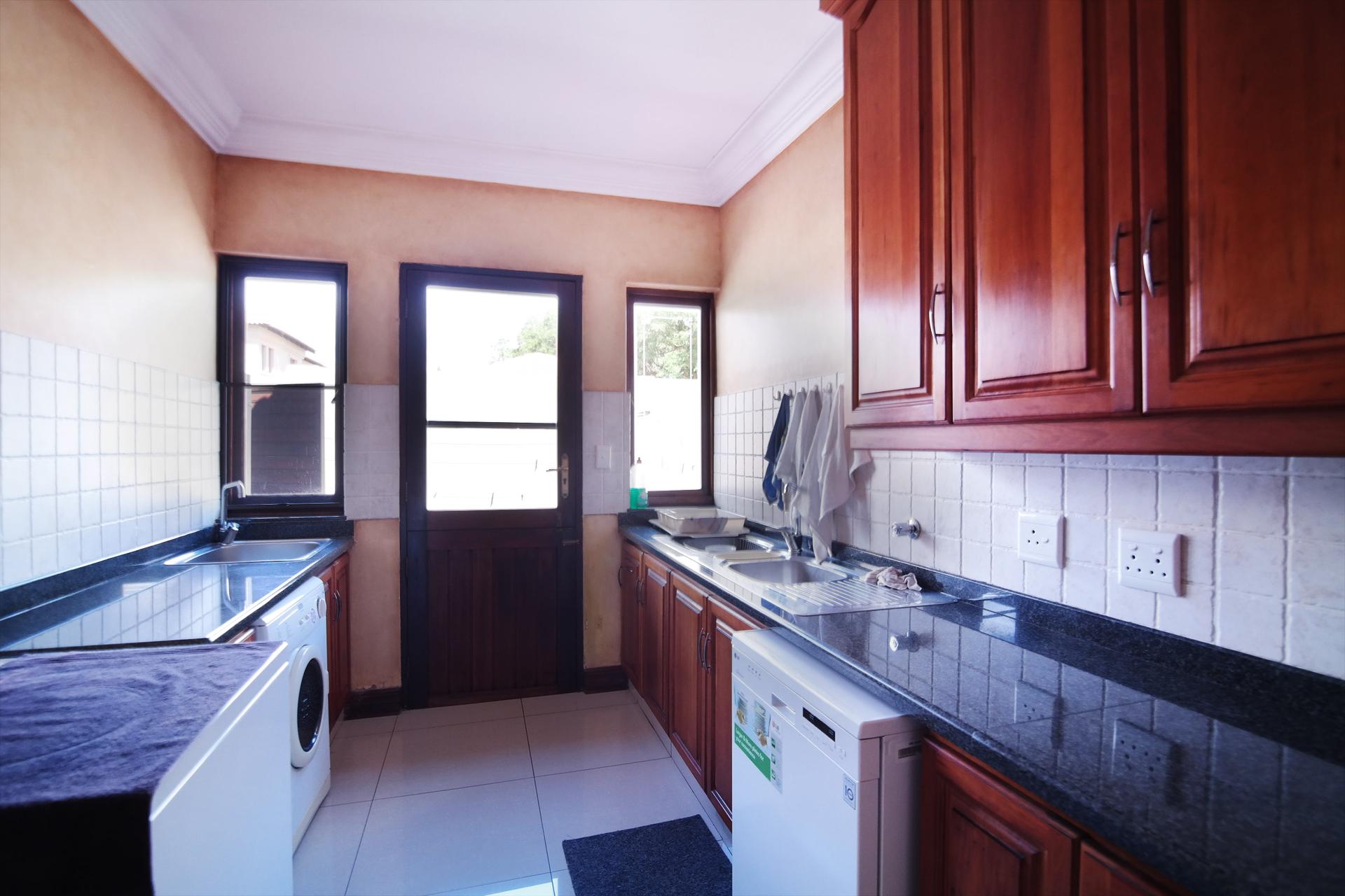 Scullery - 17 square meters of property in Woodhill Golf Estate