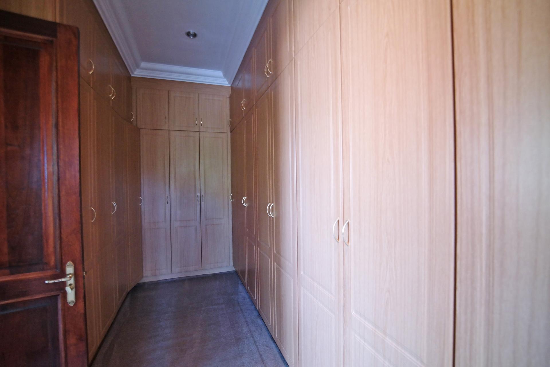Main Bedroom - 59 square meters of property in Woodhill Golf Estate
