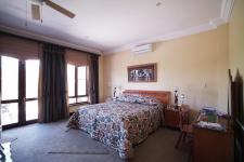 Main Bedroom - 59 square meters of property in Woodhill Golf Estate