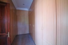 Main Bedroom - 59 square meters of property in Woodhill Golf Estate
