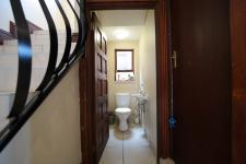 Bathroom 1 - 2 square meters of property in Willow Acres Estate