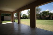Patio - 39 square meters of property in Willow Acres Estate