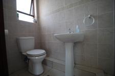 Bathroom 2 - 2 square meters of property in Willow Acres Estate