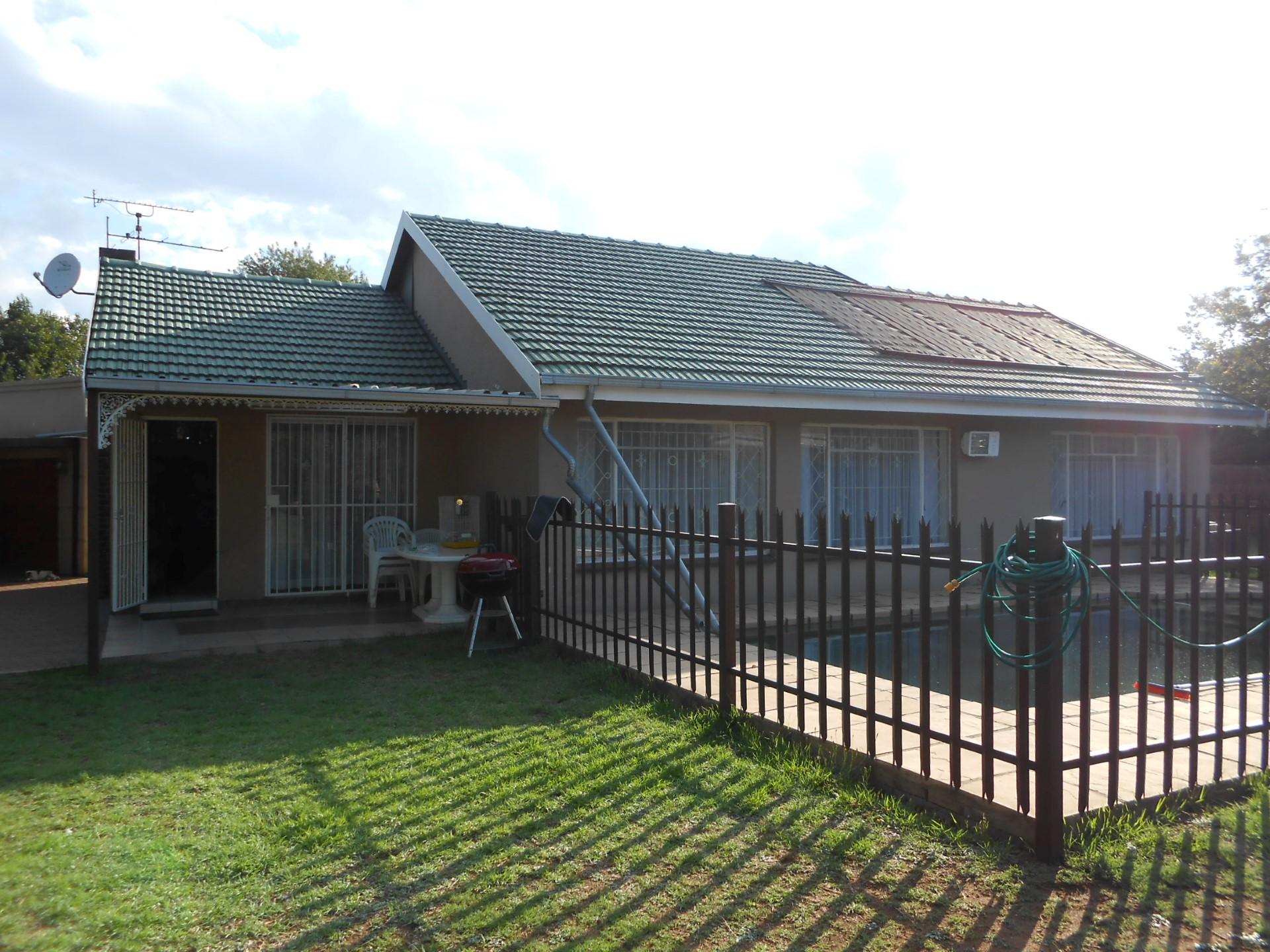 Front View of property in Benoni