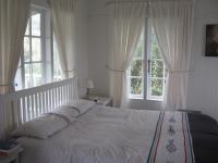 Main Bedroom of property in Brenton-on-Sea