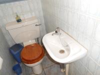 Bathroom 1 - 7 square meters of property in Helikon Park