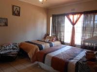 Main Bedroom - 25 square meters of property in Lilyvale AH