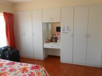 Main Bedroom - 22 square meters of property in Heatherview