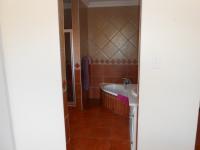 Main Bathroom - 7 square meters of property in Heatherview