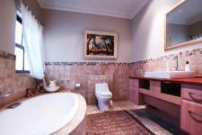 Bathroom 3+ - 9 square meters of property in Boardwalk Manor Estate