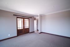 Main Bedroom - 40 square meters of property in Willow Acres Estate