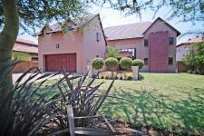 Front View of property in Willow Acres Estate