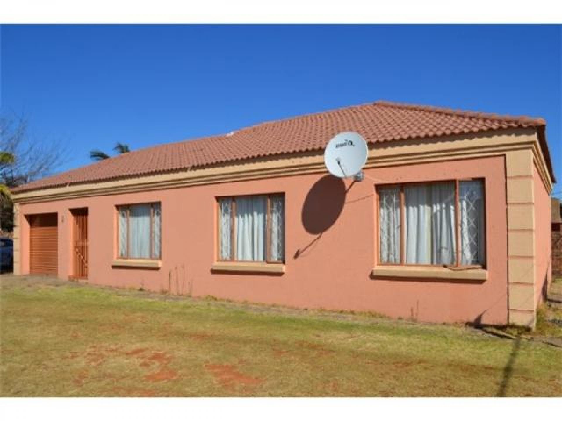 Front View of property in Middelburg - MP