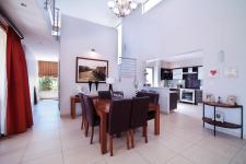 Dining Room - 26 square meters of property in Silverwoods Country Estate