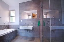 Bathroom 1 - 13 square meters of property in Silverwoods Country Estate