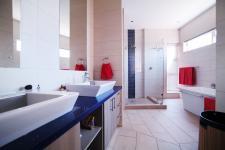 Main Bathroom - 18 square meters of property in Silverwoods Country Estate