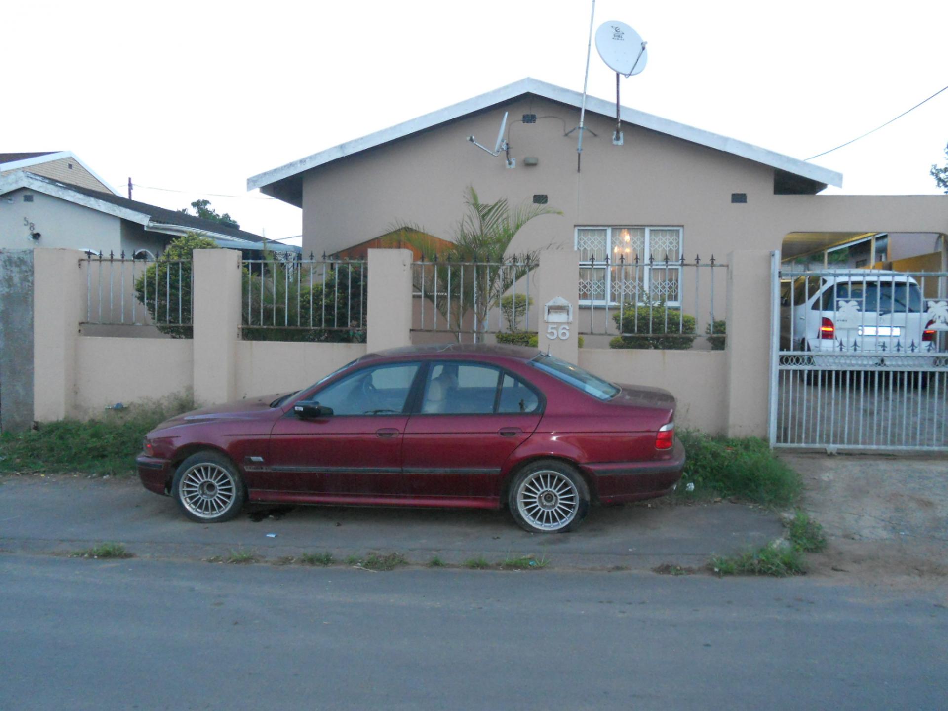 Front View of property in Phoenix