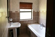 Bathroom 3+ - 5 square meters of property in Silver Lakes Golf Estate