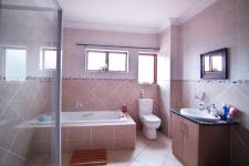 Bathroom 1 - 6 square meters of property in Six Fountains Estate