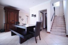 Dining Room - 17 square meters of property in Six Fountains Estate