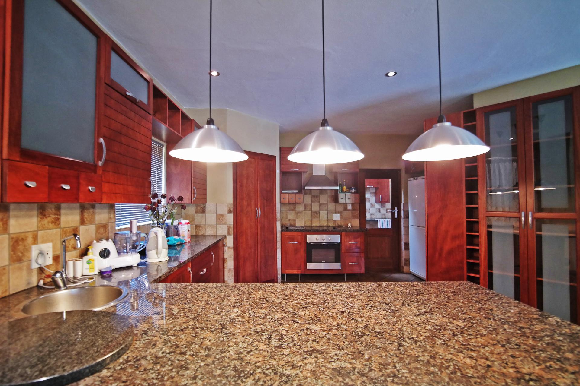 Kitchen - 22 square meters of property in Woodhill Golf Estate