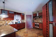 Kitchen - 22 square meters of property in Woodhill Golf Estate