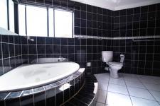 Main Bathroom - 13 square meters of property in Silver Lakes Golf Estate