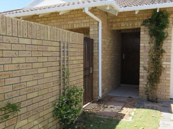 3 Bedroom House for Sale For Sale in Summerstrand - Private Sale - MR119610