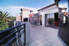 Patio - 297 square meters of property in Woodhill Golf Estate