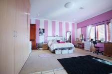 Bed Room 2 - 41 square meters of property in Woodhill Golf Estate