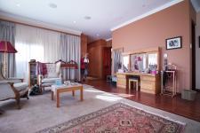 Main Bedroom - 97 square meters of property in Woodhill Golf Estate