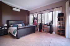 Bed Room 4 - 16 square meters of property in Woodhill Golf Estate