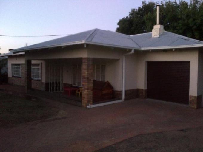 3 Bedroom House for Sale For Sale in Kroonstad - Home Sell - MR119675