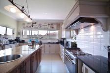 Kitchen - 29 square meters of property in Silverwoods Country Estate